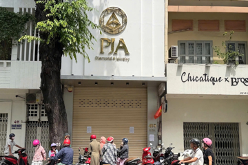Chứng kiến 90% khách hàng đòi bán lại kim cương, một thương hiệu từng tuyên bố đóng cửa nay bất ngờ đổi trụ sở chính