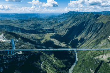 Láng giềng Việt Nam xây siêu cầu dài 2.890m, cao tương đương tòa nhà 200 tầng, rút ngắn thời gian di chuyển từ 2 giờ xuống còn 2 phút