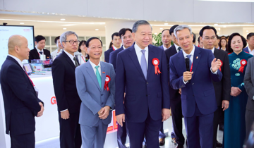Tổng Bí thư, Chủ tịch nước Tô Lâm dự sự kiện của đại gia Vũ Văn Tiền, nghe báo cáo về AI, robot, công nghệ lõi...