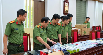 Triệu tập 30 đối tượng ở Thanh Hóa, Hà Nội, thu giữ gần 400 máy POS, 10.000 thẻ tín dụng, 95 điện thoại liên quan đến 15.000 tỷ đồng