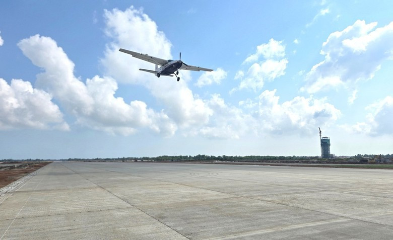 san-bay-quang-tri-don-tin-vui-lon2.jpg