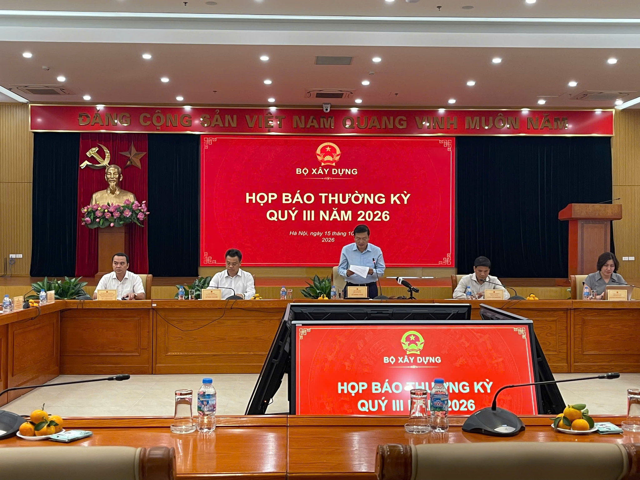 hop-bo-xay-dung.jpg