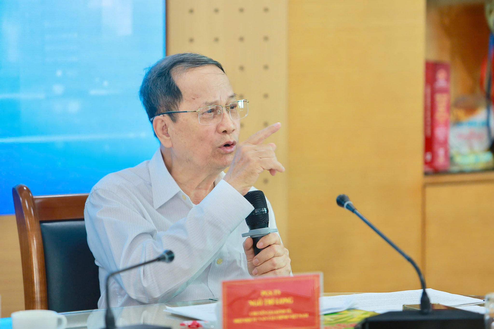 chuyen-gia-kinh-te-giai-bai-toan-mua-nha.jpg