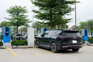 Mua VinFast VF 9 chạy tiện chuyến với ODO 756.304km trong 3 năm, chủ xe tính chi ly từng khoản chi phí đã hời và nói thẳng tình trạng xe hiện tại