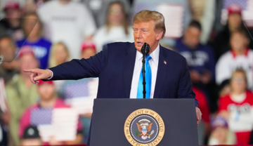 Tổng thống Mỹ Trump nói Google từng phớt lờ ông, giờ phải khúm núm