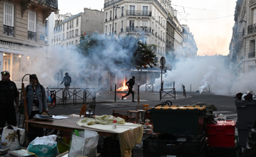 ‘Paris như vùng chiến sự’, Tổng thống Macron lên án ‘những kẻ muốn lật đổ nền Cộng hoà’