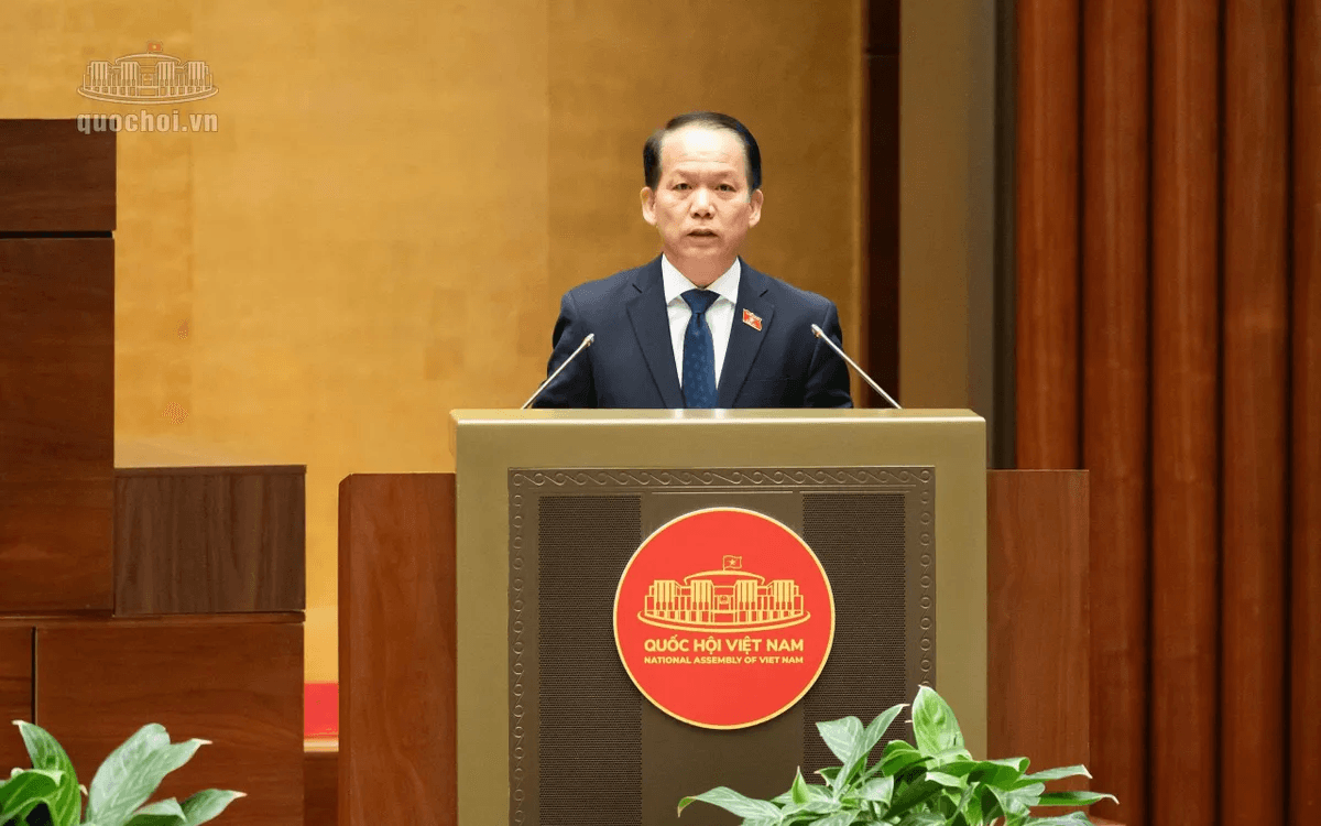 Bộ trưởng Bộ Tư pháp Hoàng Thanh Tùng