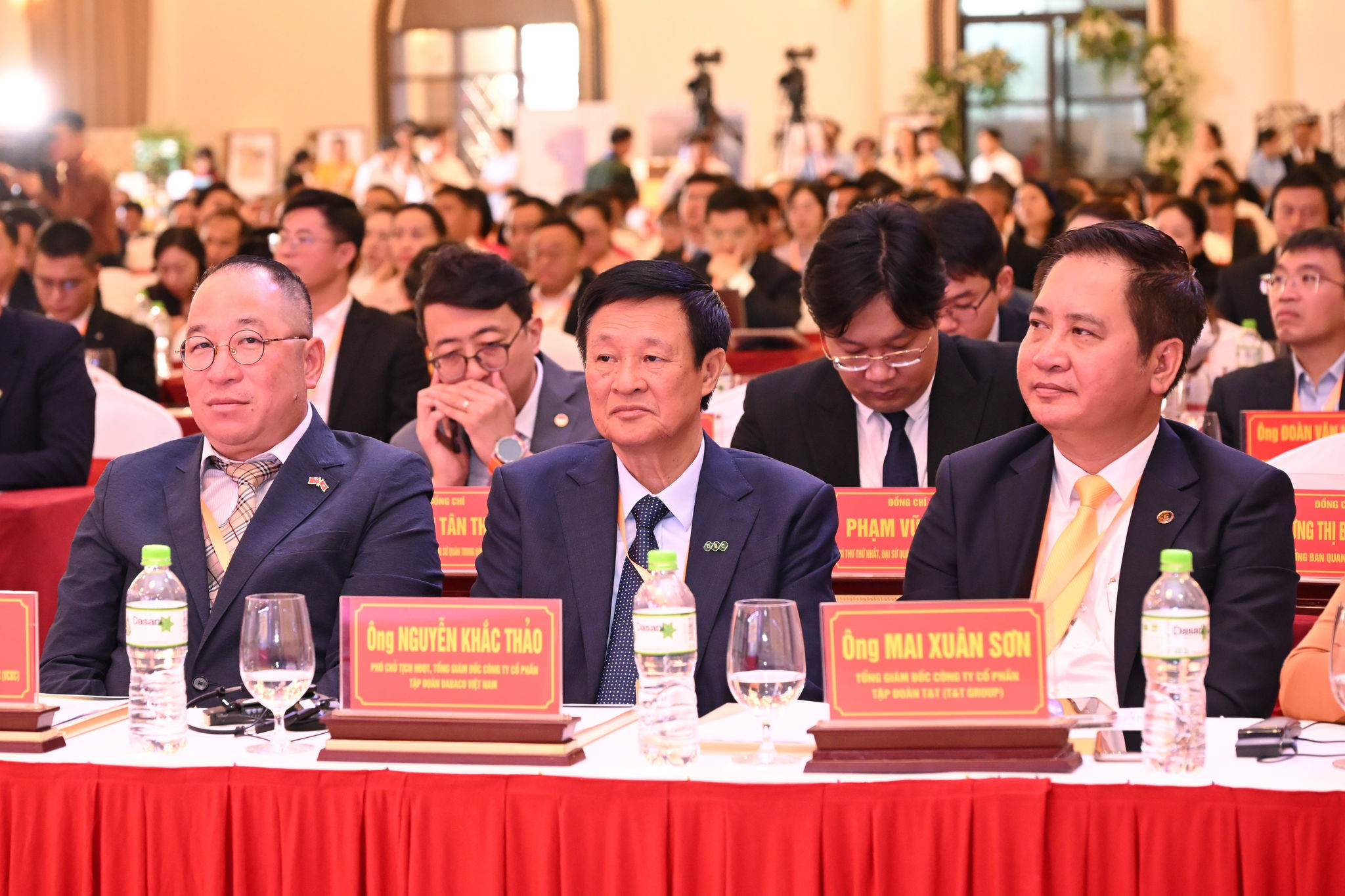 Ông Nguyễn Khắc Thảo, Phó Chủ tịch HĐQT, Tổng Giám đốc Tập đoàn, tham dự hội nghị