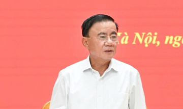 Bộ Chính trị: Đổi mới chính sách tiền lương, đãi ngộ theo vị trí việc làm, khắc phục cào bằng, coi trọng ngạch, bậc