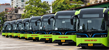 Hà Nội tăng tốc chuyển đổi xe điện, hàng trăm phương tiện VinFast được đưa vào vận hành