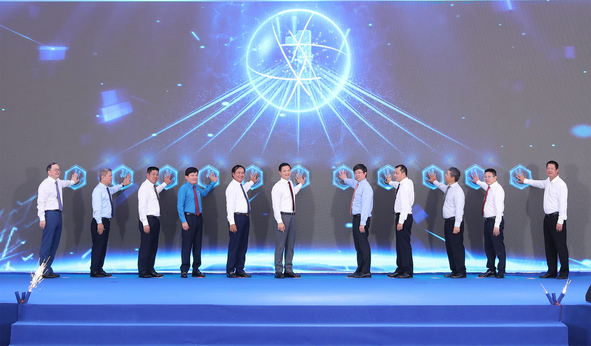 evn-khoi-cong-nha-may-nhiet-dien-hon-40000-ty.jpg