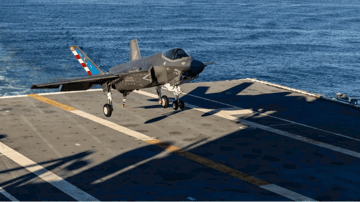 Siêu tàu sân bay Mỹ lập cột mốc lịch sử với tiêm kích tàng hình F-35C