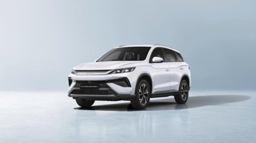 Thách thức Mazda CX-5 với giá từ 739 triệu, BYD Sealion 5 giấu 'quân bài' gì trong tay?