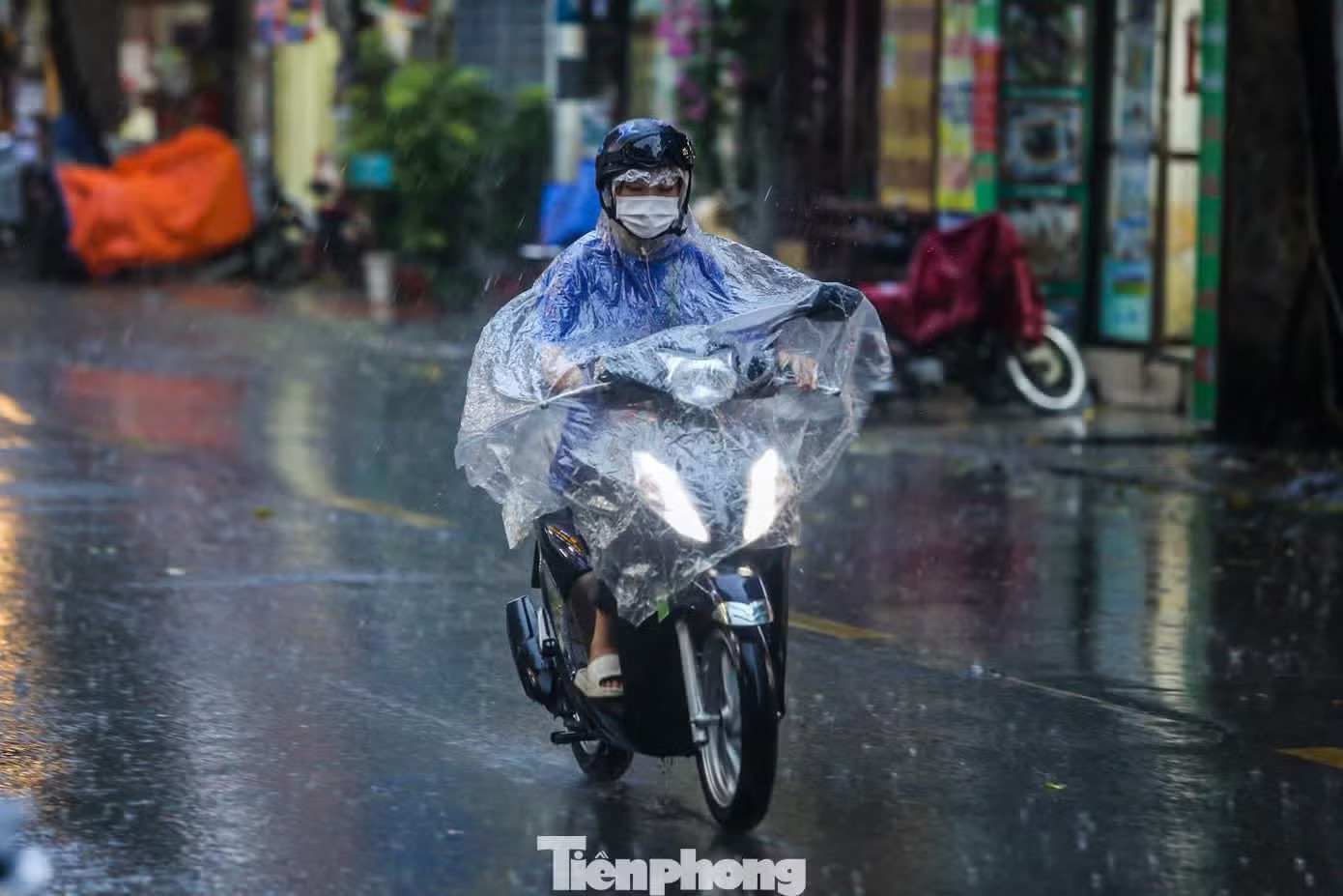 Khu vực Đông Bắc Bộ gồm Hà Nội có thể đón mưa rải rác trong đêm 21 và ngày 22/10. Thông tin về đợt không khí lạnh sắp tới ở miền Bắc - Ảnh 1.