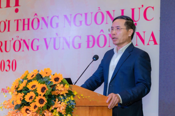 NHNN cùng TP. HCM bàn cách khơi thông nguồn vốn 757.000 tỷ đồng cho 15 dự án trọng điểm