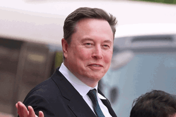 Tỷ phú Musk thừa nhận đứng sau chuyện hạn chế tốc độ Starlink cho Ukraine