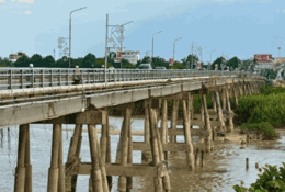 Giá nhân công xây dựng lên đến 1 triệu đồng/ngày, doanh nghiệp trả lương trước 3 tháng để giữ người
