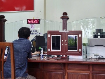 Nộp 500 triệu đồng lệ phí trước bạ rồi bị thu hồi sổ đỏ: Người dân kiện lại cơ quan thuế và thắng kiện