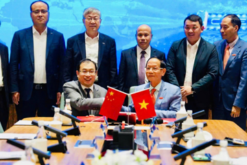 Sau nhà máy sản xuất ô tô, đại gia Vũ Văn Tiền 'bắt tay' với đối tác Trung Quốc, ôm tham vọng làm chip bán dẫn, robot...