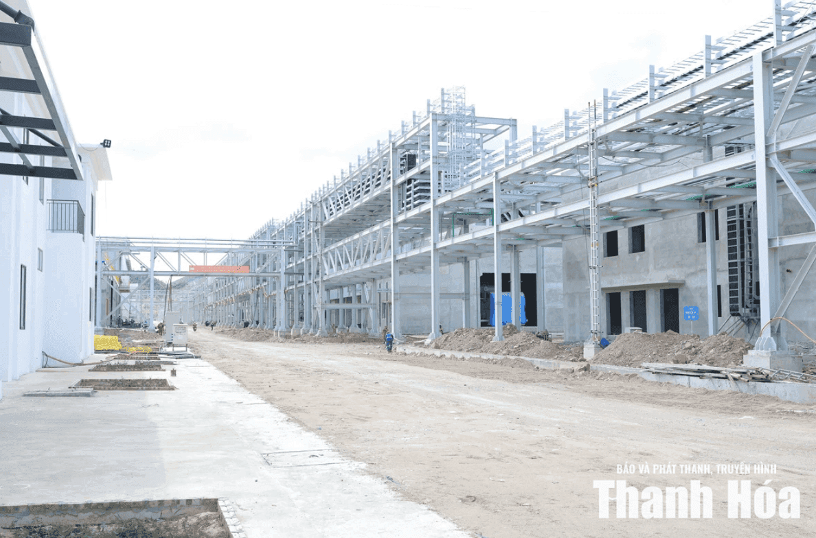 Tiến độ xây dựng dự án Hóa chất Đức Giang Nghi Sơn vào đầu tháng 7/2026 (Ảnh: Báo Thanh Hóa)