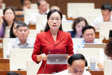 Đại biểu Quốc hội đề xuất quy định bắt buộc công chứng các giao dịch đất đai ngay trong luật