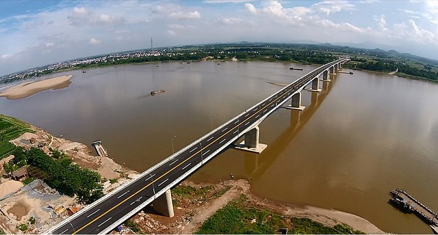 Cầu Vĩnh Thịnh vượt sông Hồng. Nguồn ảnh: <a style='text-decoration: none;' href='/VEC'>VEC</a>