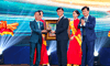 Đại gia Vũ Văn Tiền mang 30 tỷ đồng, ô tô điện, chim mạ vàng… về tặng trường cũ