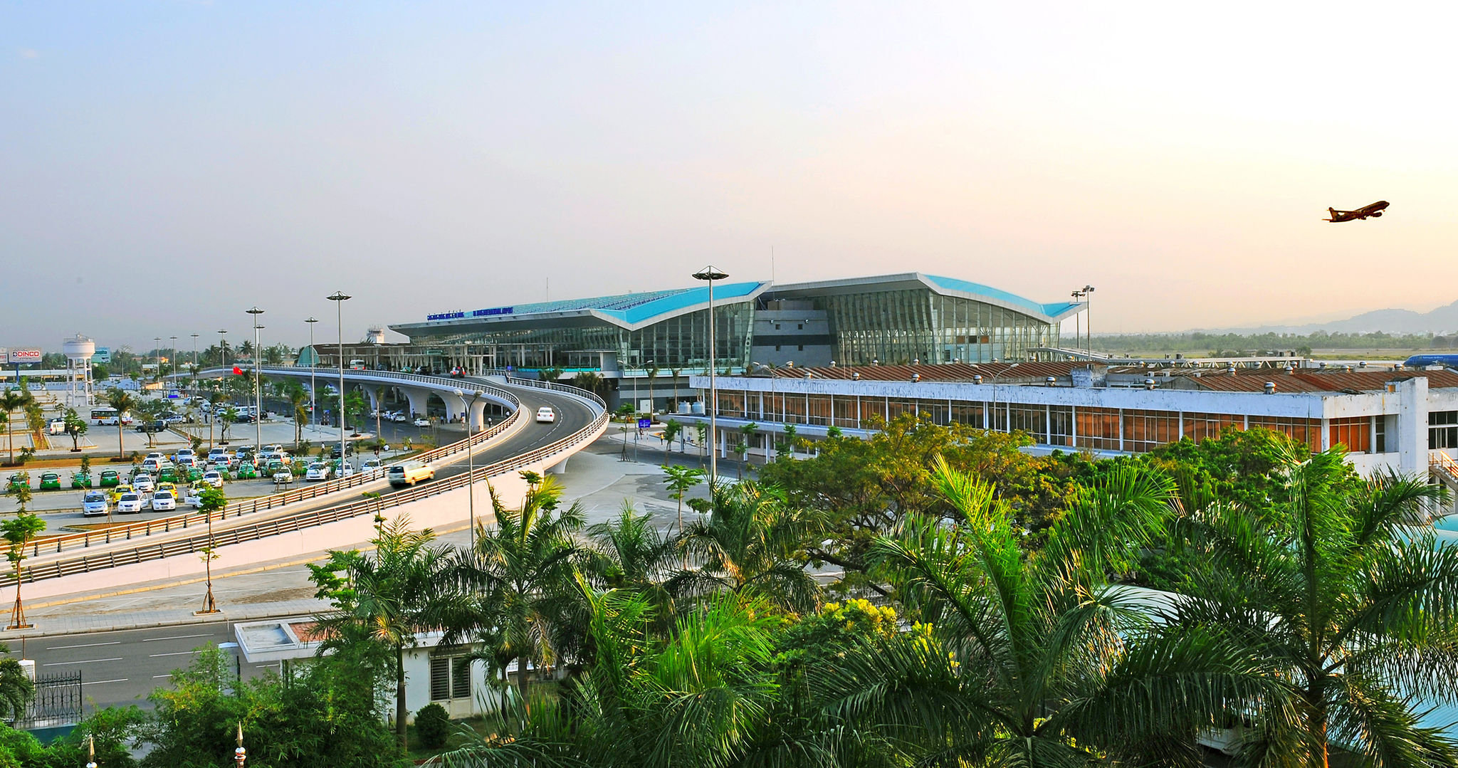 san-bay-quoc-te-so-huhu-nha-ga-5 sao-dau-tien
