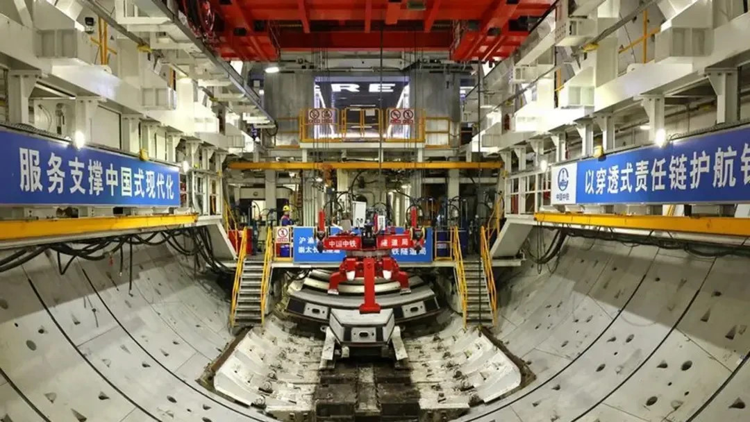 chinese-submarine-1.webp