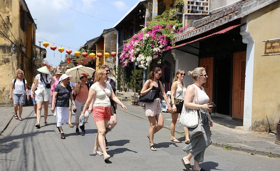 living-in-vietnam-as-a-foreigner-01_1687247788.jpg