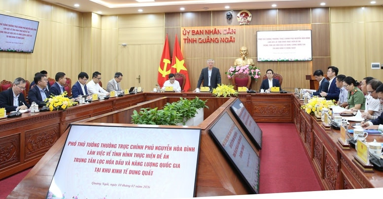 Phó Thủ tướng Thường trực Chính phủ Nguyễn Hòa Bình tại buổi họp. Ảnh: VGP/Nguyễn Hoàng