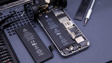 Apple cố giấu giếm, giá pin iPhone vẫn bị lộ: Đây là phản ứng của người dùng