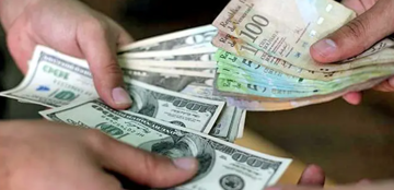 Đồng nội tệ lao dốc, một quốc gia quyết định tăng tốc bán USD