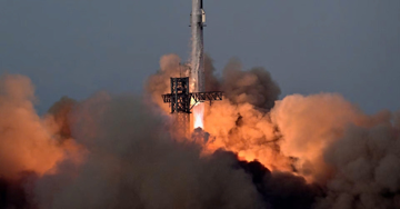 Elon Musk tuyên bố xây 'thành phố tự phát triển' trên Mặt Trăng, chưa tới 10 năm nữa sẽ hoàn thành