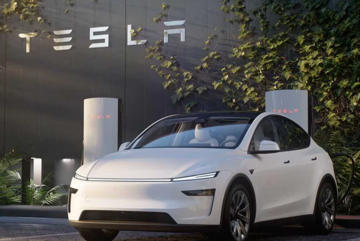 Lãnh đạo kỳ cựu ra đi giữa lúc doanh số lao dốc, Tesla chìm sâu trong khủng hoảng