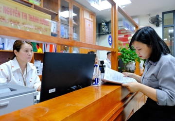 Quy định mới nhất về bằng cấp đối với cán bộ, công chức, viên chức: Tốt nghiệp hệ tại chức, vừa làm vừa học có đủ đáp ứng không?