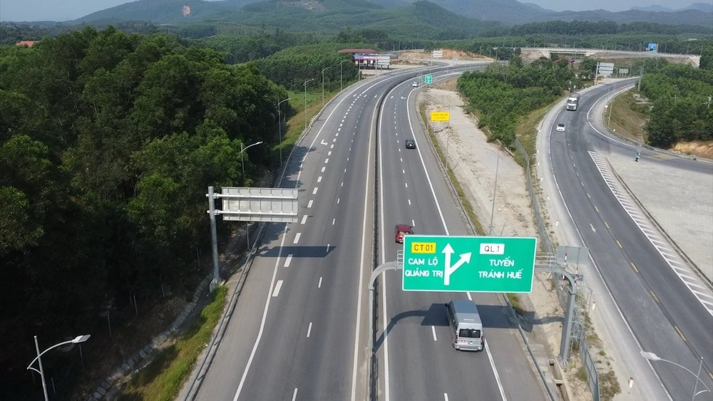 Dự chi hơn 9.000 tỷ lên đời trục huyết mạch nối thông TP trẻ nhất Việt Nam với tỉnh hẹp nhất cả nước- Ảnh 1. Dự chi hơn 9.000 tỷ lên đời trục huyết mạch nối thông TP trẻ nhất Việt Nam với tỉnh hẹp nhất cả nước- Ảnh 1.