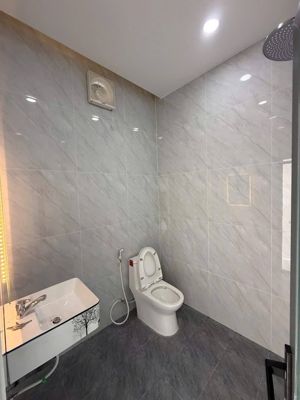Sống trọn trong không gian nhà phố hiện đại với mặt tiền tối giản- Ảnh 6. Sống trọn trong không gian nhà phố hiện đại với mặt tiền tối giản- Ảnh 6.