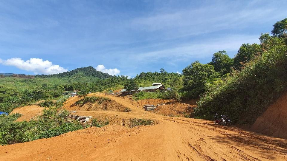 Đề xuất ghi nợ tiền sử dụng đất trên sổ đỏ của hộ gia đình, cá nhân khó khăn về tài chính. miễn tiền sử dụng đất cho người nghèo.jpg