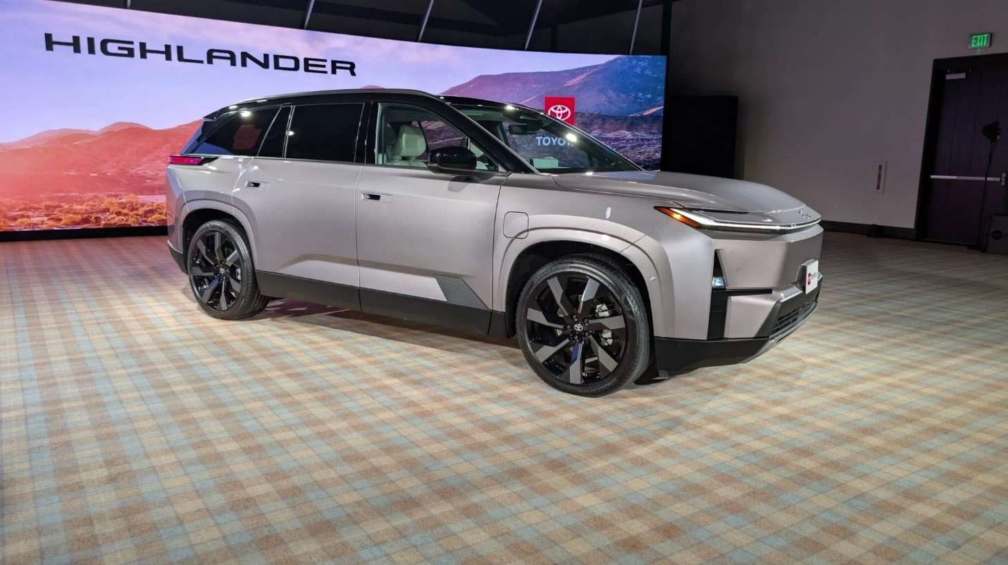subaru-suv-dien-3-hang-ghe-2.jpg
