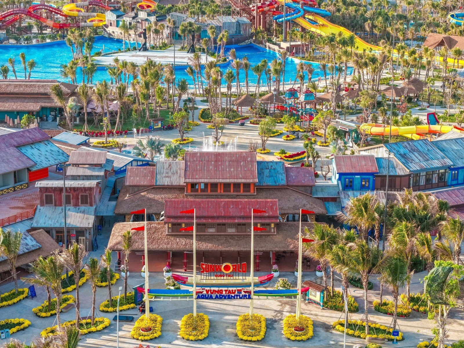 Việt Nam chính thức khai trương công viên viên nước sở hữu 2 kỷ lục thế giới, tọa lạc ngay bên bờ biển- Ảnh 1. Việt Nam chính thức khai trương công viên viên nước sở hữu 2 kỷ lục thế giới, tọa lạc ngay bên bờ biển- Ảnh 1.