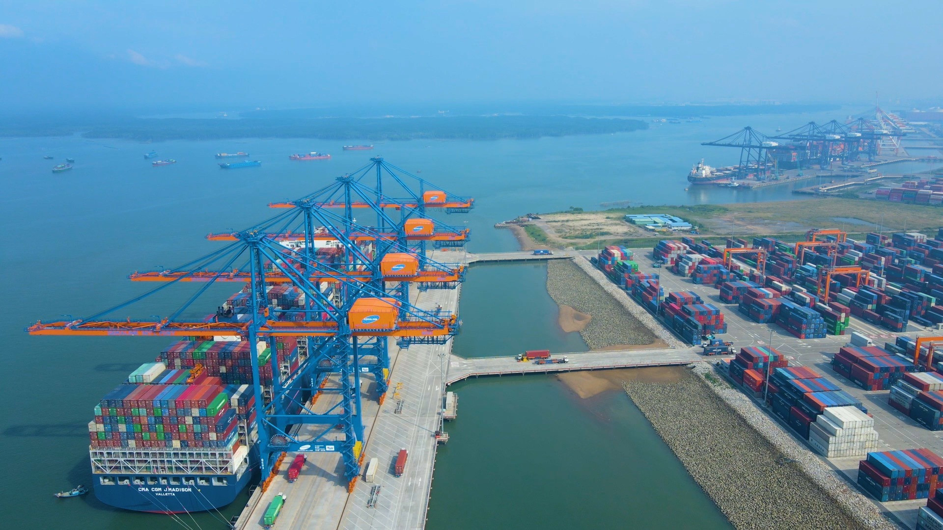 Chỉ 5 năm nữa, vùng đất vừa thực hiện sáp nhập sẽ sở hữu 60 bến cảng- Ảnh 2. Chỉ 5 năm nữa, vùng đất vừa thực hiện sáp nhập sẽ sở hữu 60 bến cảng- Ảnh 2.