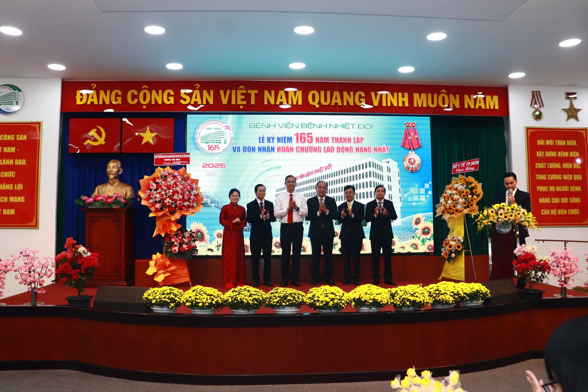 Bệnh viện 165 tuổi lâu đời nhất Việt Nam: Cao điểm lên đến hơn 800 giường, là tuyến cuối điều trị truyền nhiễm phía Nam- Ảnh 3. Bệnh viện 165 tuổi lâu đời nhất Việt Nam: Cao điểm lên đến hơn 800 giường, là tuyến cuối điều trị truyền nhiễm phía Nam- Ảnh 3.
