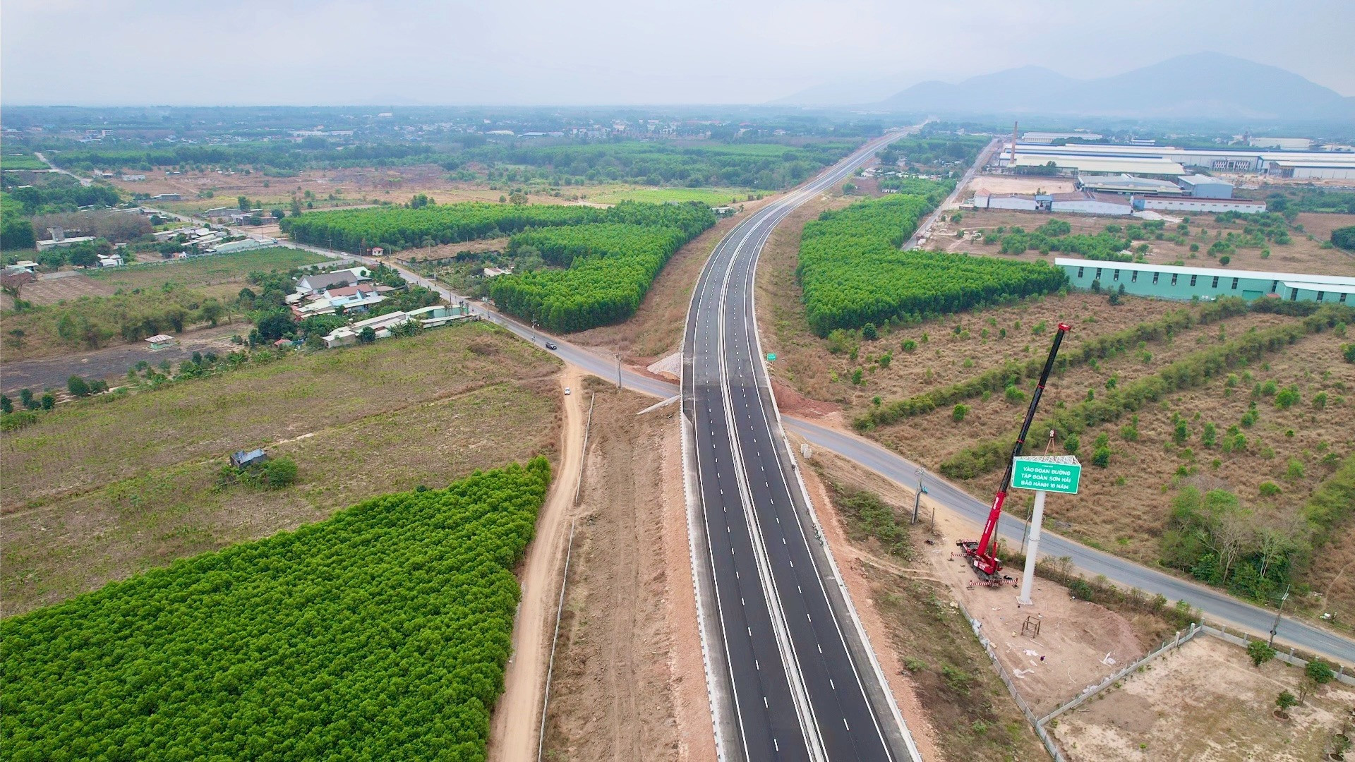 Tuyến cao tốc 21.000 tỷ nối 2 tỉnh thành giàu nhất Việt Nam tạm hoãn khai thác một chiều- Ảnh 1. Tuyến cao tốc 21.000 tỷ nối 2 tỉnh thành giàu nhất Việt Nam tạm hoãn khai thác một chiều- Ảnh 1.