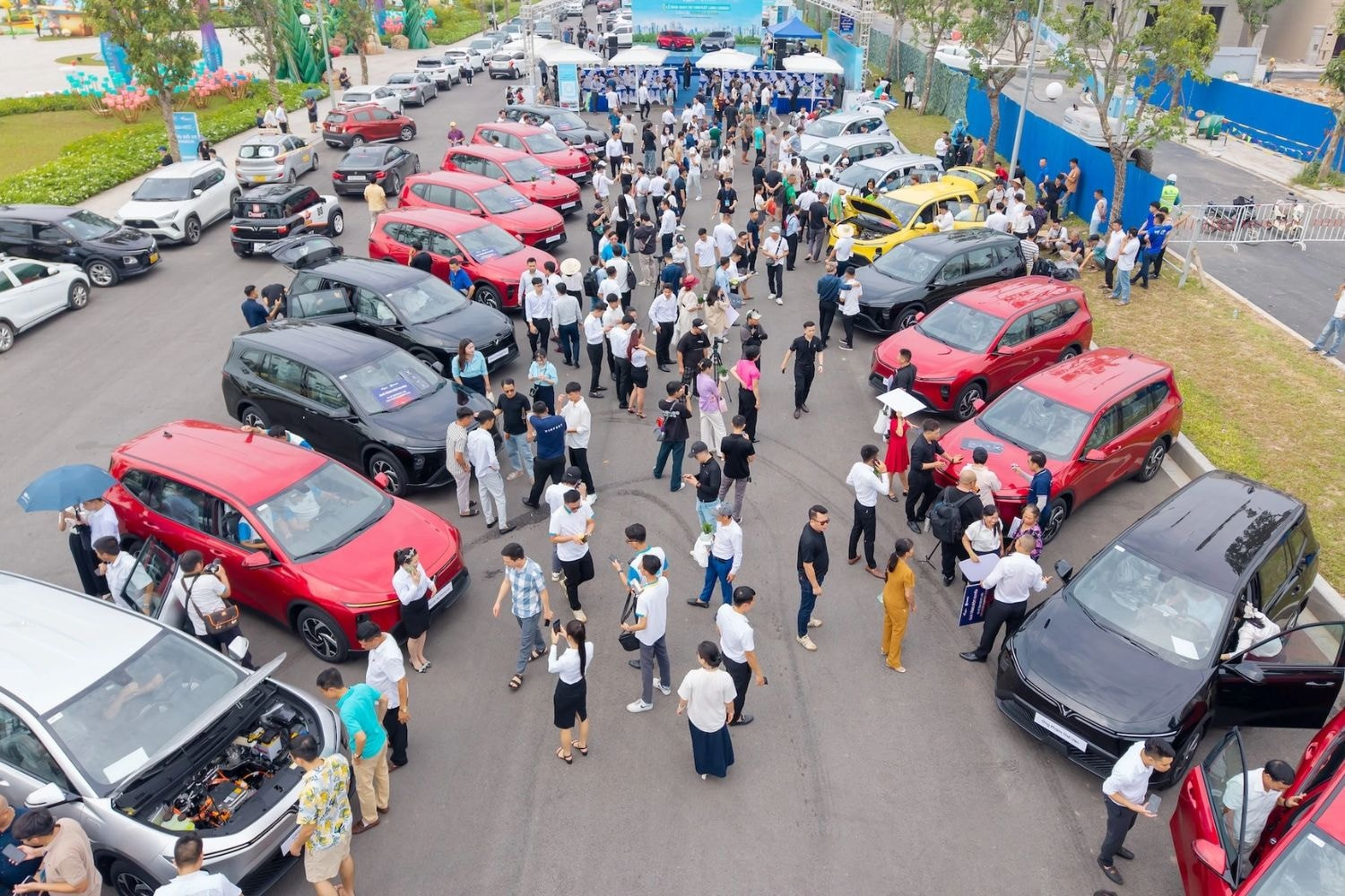 ban-giao-xe-limo-green.jpg
