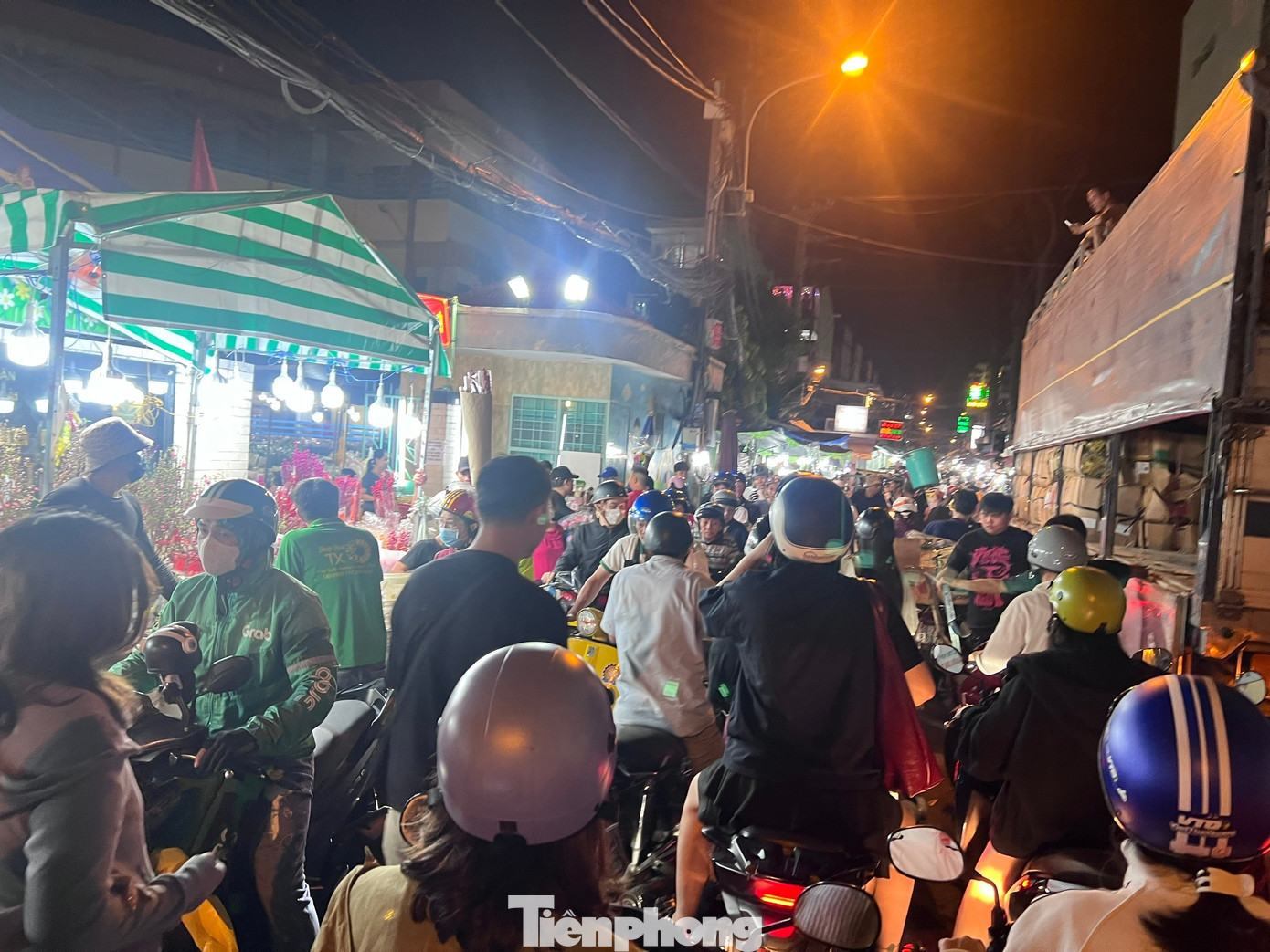 tp-hoa-dem-uyen-phuong-8.jpg