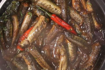 Nhìn như cá kèo nhưng mắt lồi như ếch, giá 200.000 đồng/kg vẫn đắt khách
