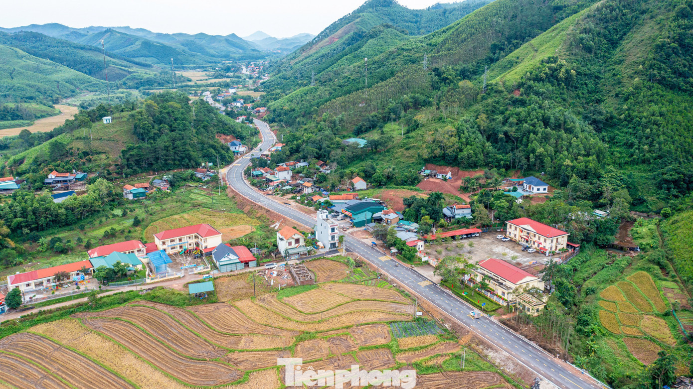 Dự án hoàn thành trong thời kỳ Lạng Sơn triển khai mô hình chính quyền hai cấp đã giúp tỉnh này kết nối không gian phát triển đô thị từ trung tâm tới các khu vực vùng sâu, vùng xa, làm động lực phát triển kinh tế, hạ tầng dọc hai bên tuyến đường. tp-quocnam-dji-0143.jpg