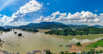 Hồ nước nhân tạo lớn nhất Việt Nam dài 230km, có nhà máy thủy điện lớn nhất Đông Nam Á