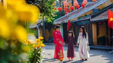 Mùng 2 Tết Bính Ngọ 2026 xuất hành giờ nào, hướng nào thì đẹp?